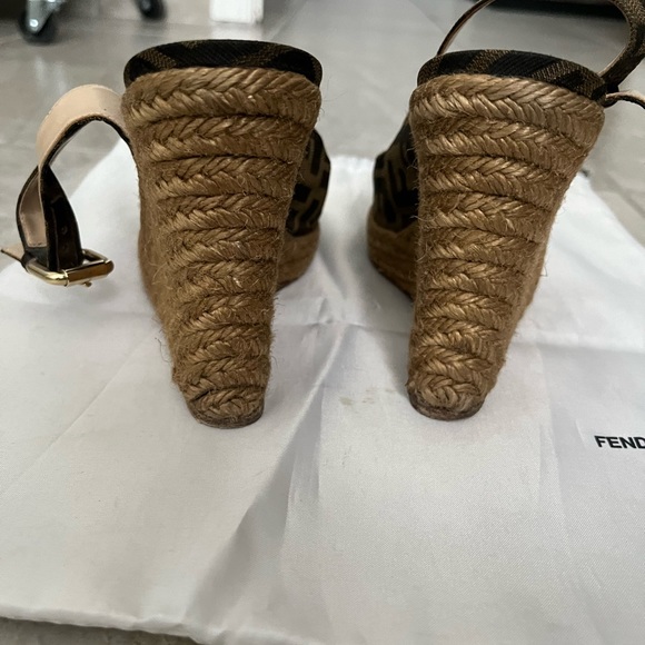 fendi brown zucca canvas slingback - Picture 3 of 4